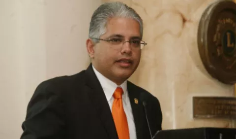 Capitalinos podrán reportar mal estado de aceras por medio de app
