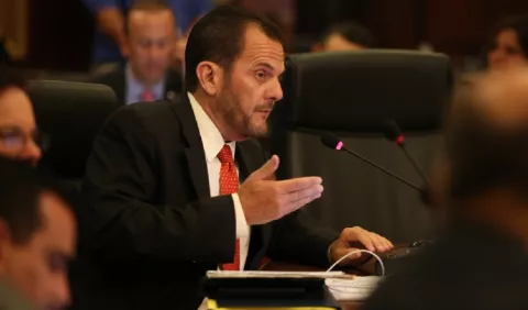 Federico Humbert incumple sus funciones