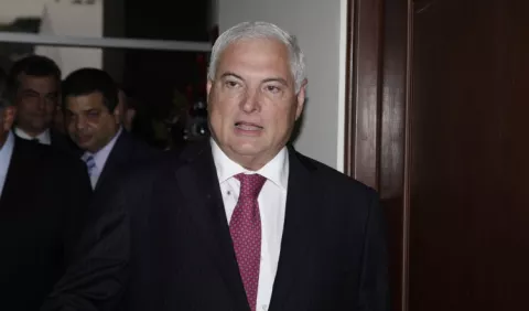 Defensa de Martinelli es autorizada a   desistir de recurso de apelación