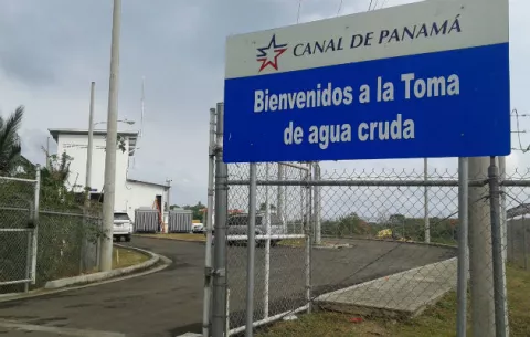 Sin agua amanecen varios sectores de La Chorrera 