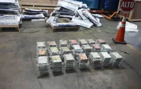 Fiscalía apela medida cautelar a policías por tráfico de drogas