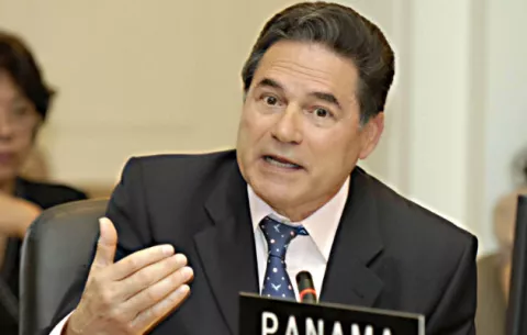 Expresidente Aristides Royo aboga por Martinelli: "sigue siendo inocente"