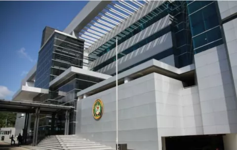 Funcionarios de Asamblea Legislativa temen perder sus puestos de trabajo