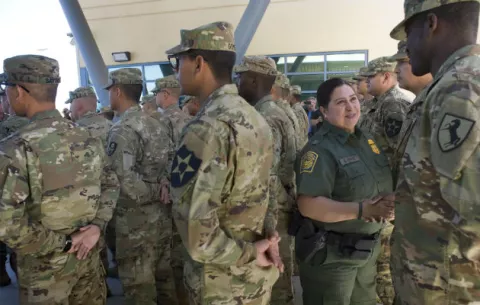 California recibe medio centenar de uniformados de la Guardia Nacional