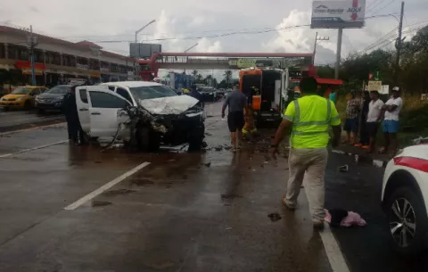 Colisión múltiple deja cinco heridos en las Lajas distrito de Chame