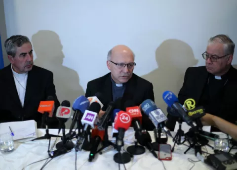 El papa Francisco recibirá a cinco curas víctimas de abusos sexuales