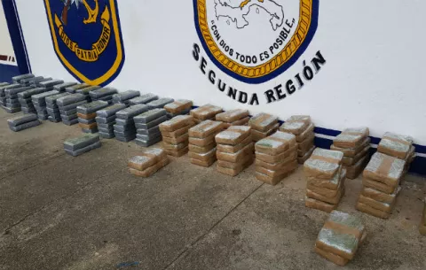 Senan decomisa más de 200 paquetes de droga en el buque "Celina Star"