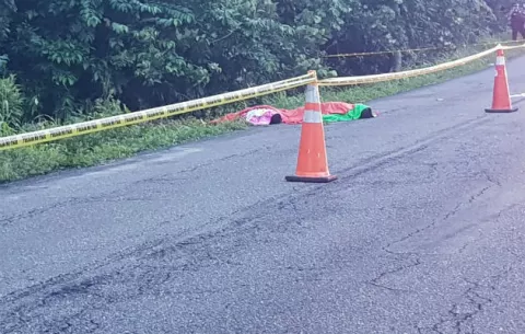 Mueren dos jóvenes por inmersión al caer a una ciénaga en Colón