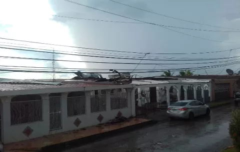 Granizo, lluvia y fuertes vientos en Puerto Pilón 