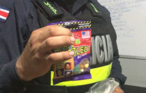 Autoridades panameñas en alerta por golosinas con cocaína en Costa Rica