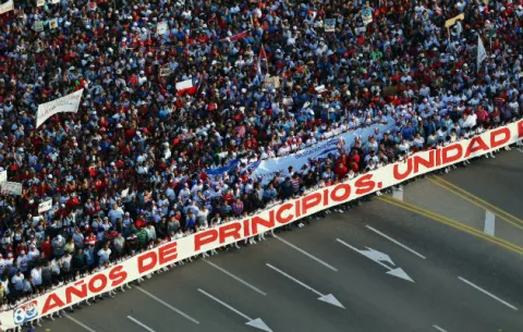 Un masivo apoyo a Díaz-Canel centra Día del Trabajo en Cuba