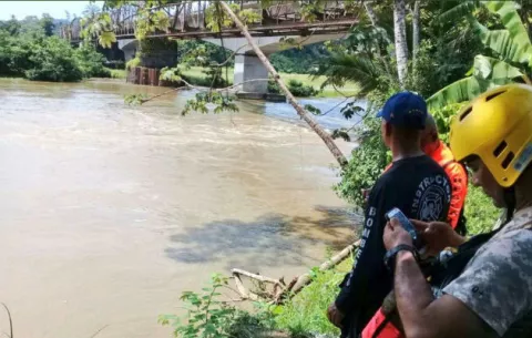 Hombre que se lanzó en el río Changuinola, sigue desaparecido 
