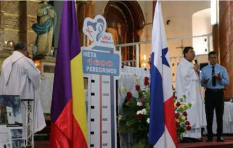 Arquidiócesis lamenta 'desliz' de poner bandera panameñista cerca de altar