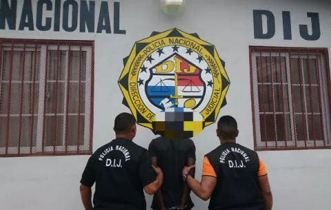 Detienen a tres personas solicitadas por las autoridades competentes