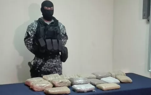 Ocultaba en el maletero 14 kilos de "Crispy", fue detenido en La Chorrera