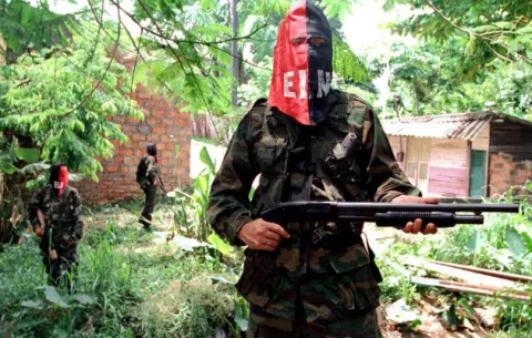 Fiscalía descubre presunto centro adoctrinamiento de menores de ELN en Bogotá