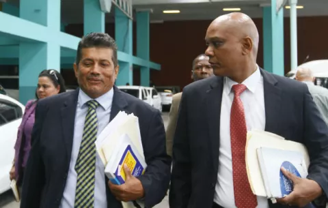 Felipe Fuentes seguirá separado de su cargo por expediente de FP
