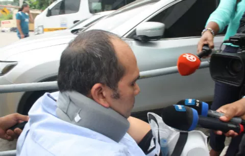 Mantienen detención para médico y multan a sus abogados por inasistencia