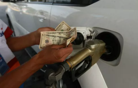 Precio de la gasolina y el diésel sigue en aumento