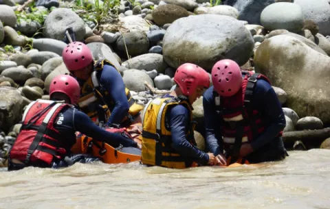 Encuentran a indígena muerto en río Cricamola