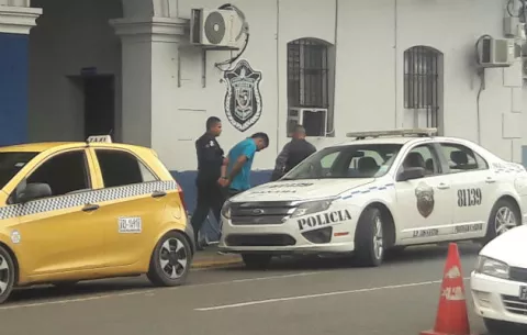 Familia en Los Santos montan persecución a sujetos que robaron en su casa