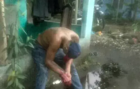 ¡Violencia! Sujeto en Bugaba le machetea una mano en su casa