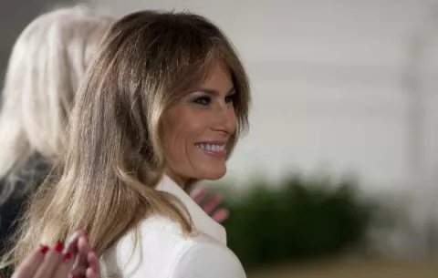 Melania Trump regresa a la Casa Blanca tras casi cinco días hospitalizada