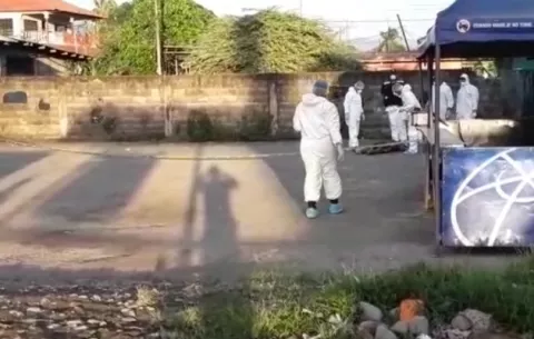 Muere a punta de golpes por intento de robo en un bar de Bocas