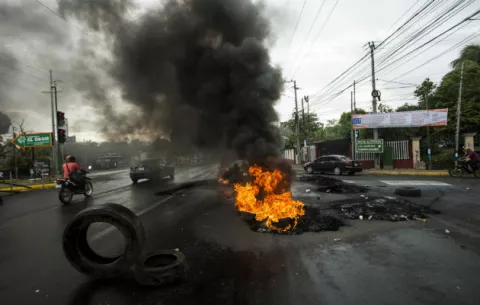El comercio sufre saqueos y proliferan las barricadas en ciudades de Nicaragua