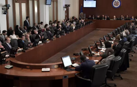 La OEA aprueba discutir la crisis venezolana en su Asamblea General