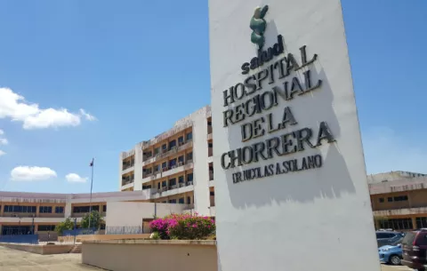Balas entre policías y ladrones en una gasolinera de La Chorrera