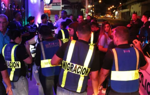 Migración retiene a extranjeros ilegales