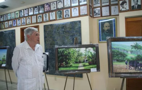 Despiden a Posada Carriles en un funeral en Miami