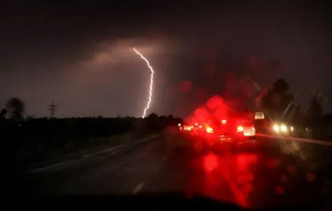 Fuertes tormentas en la India provocan 200 fallecidos