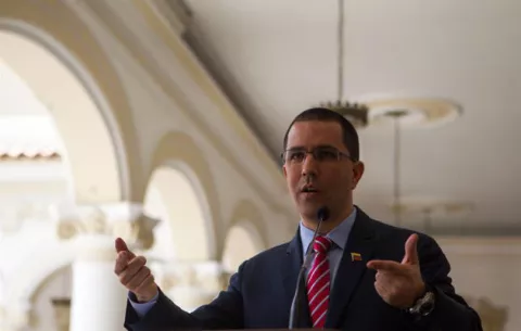 Venezuela rechaza las sanciones de EE.UU. tras la reelección de Maduro