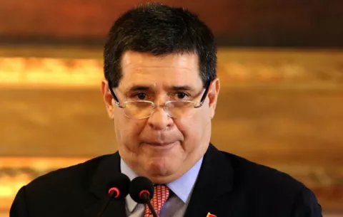 Horacio Cartes renuncia como presidente de Paraguay 