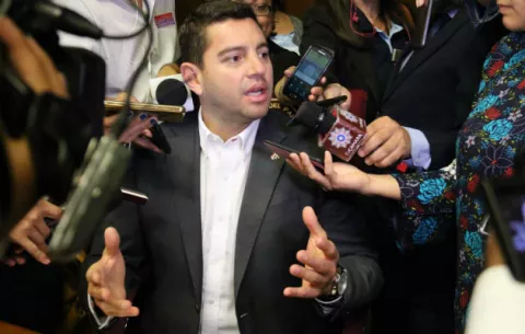 Renuncia de Cartes se queda en el aire ante la falta de quórum 