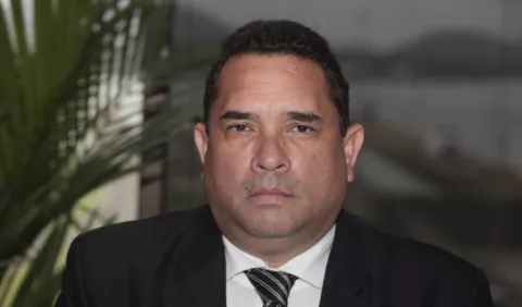 Demandan a Roberto Ayala ante la Corte por "camarón legislativo"