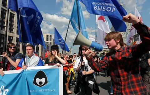 Varios miles de personas protestan contra la limitación de internet en Rusia