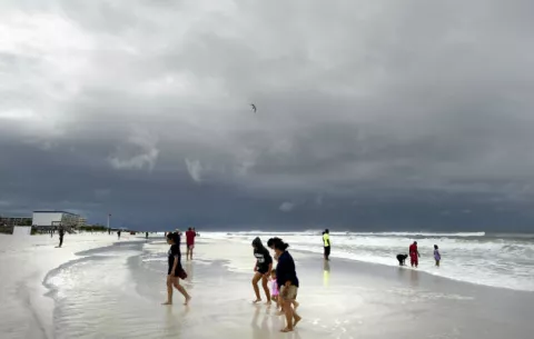 La tormenta Alberto toca tierra en el extremo noroeste de Florida