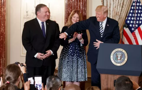 Trump confía en que Pompeo levante al Departamento de Estado