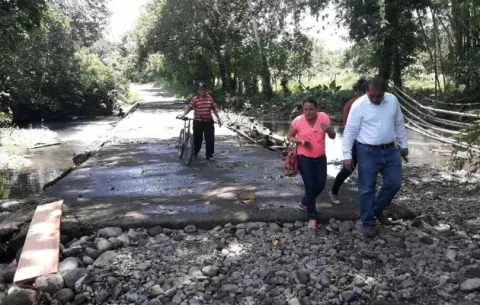 Comunidades chiricanas podrían quedar aisladas por inundaciones 