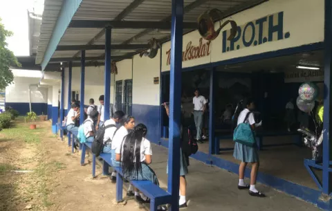 El Instituto Profesional Omar Torrijos Herrera de Santiago sigue en paro 
