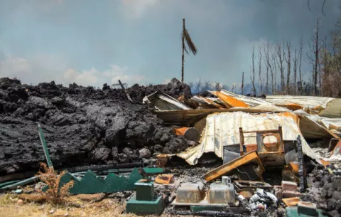 Volcán Kilauea pone en peligro a varios poblados donde se ordenó la evacuación 