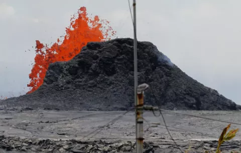 Protegen planta geotérmica de la lava del Kilauea 
