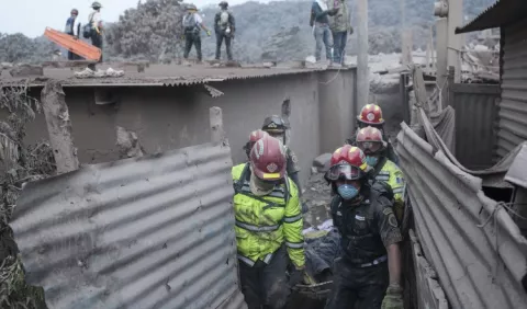 Erupción del volcán de Fuego en Guatemala es la segunda más violenta