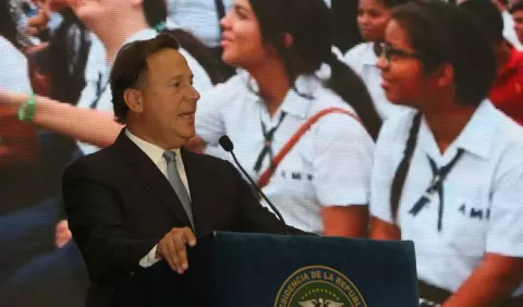 Iniciativa  de Varela de 'Panamá Bilingüe', con problemas financieros