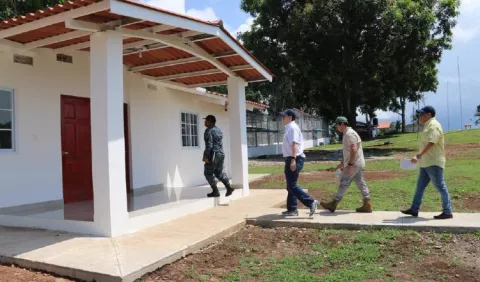 'Terquedad' de Varela daña   imagen de Panamá