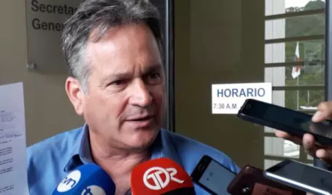 Navarro propone formalmente realizar debates