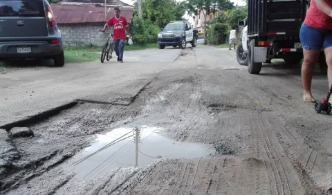 Daños en San Carlos por  construcción del nuevo alcantarillado 